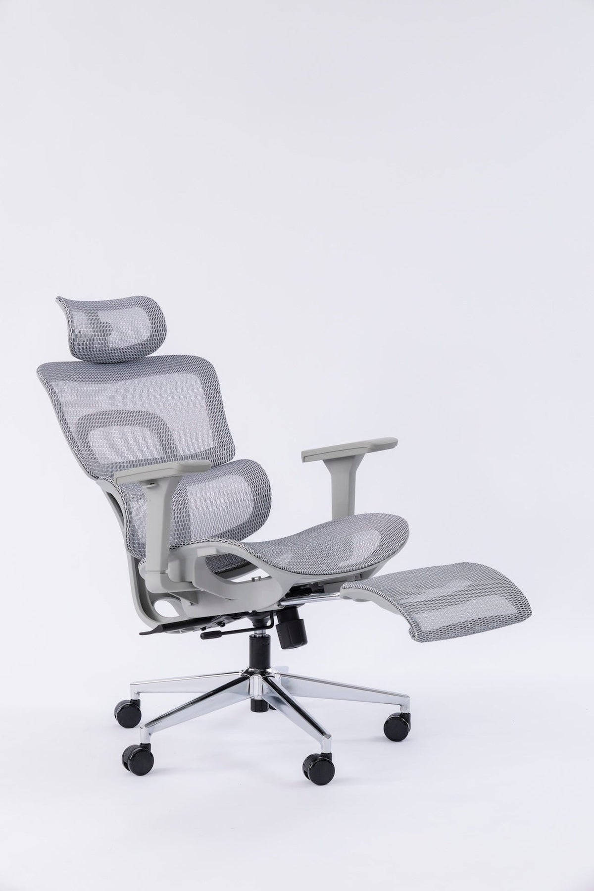 Why Reclining Armchairs Are a Great Addition to Your Home Office